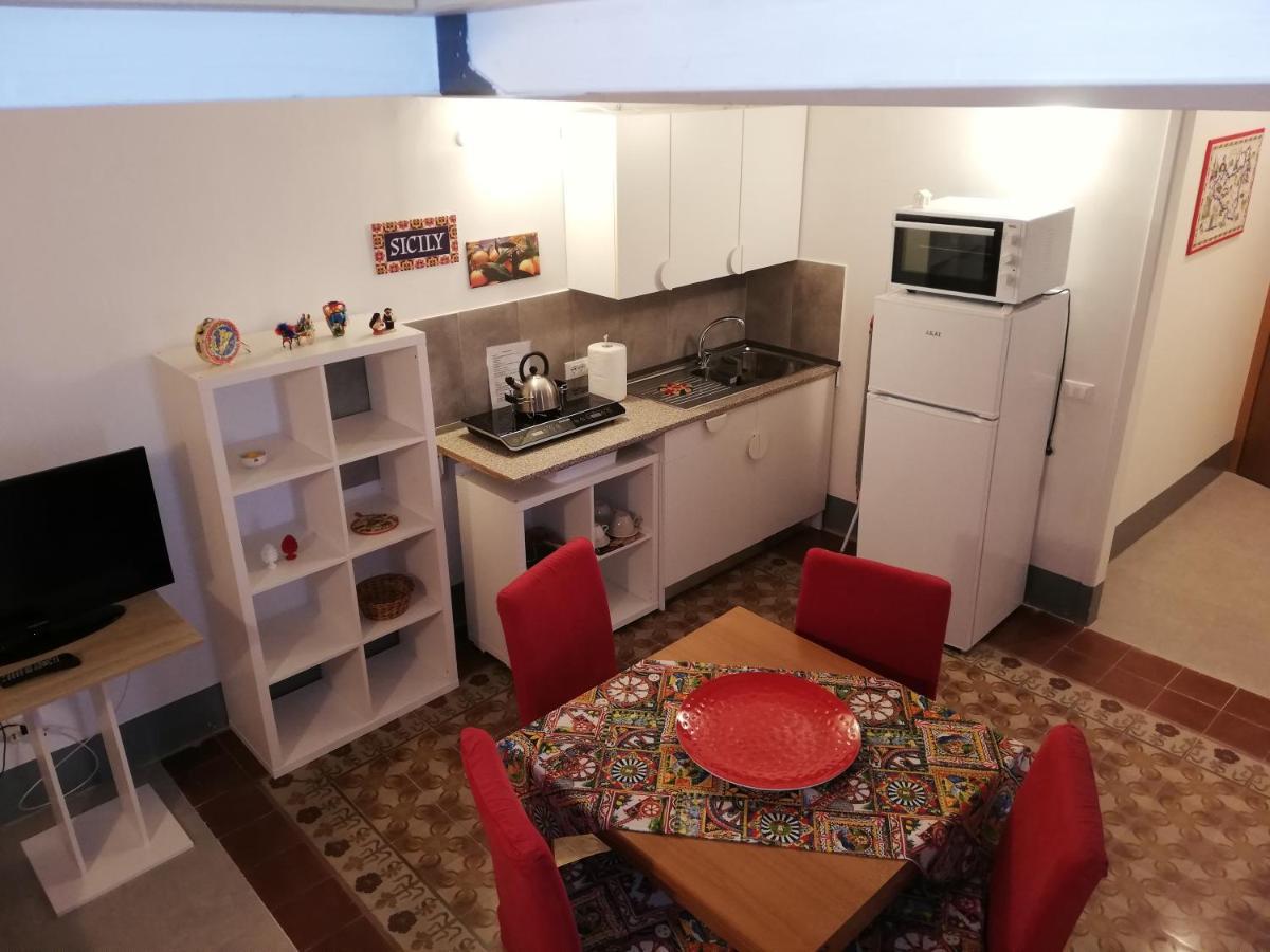 Il Posto Giusto Station Rooms 팔레르모 외부 사진